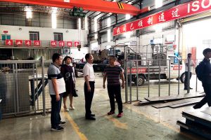 附近的激光切割加工廠，吸引廣寧縣領(lǐng)導(dǎo)過來參觀指導(dǎo)工作【恒宇泰金屬】