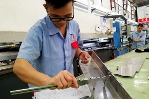 鈑金機箱外殼加工廠家，【恒宇泰金屬】3人專檢品質(zhì)管理團隊