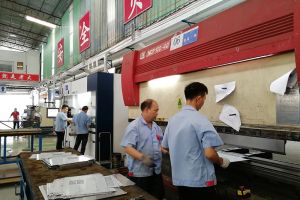 鈑金加工包含哪些工藝？【恒宇泰金屬】50名技術(shù)工人專業(yè)解析
