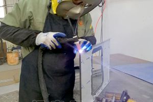 動(dòng)力電池采用激光焊接的加工方法