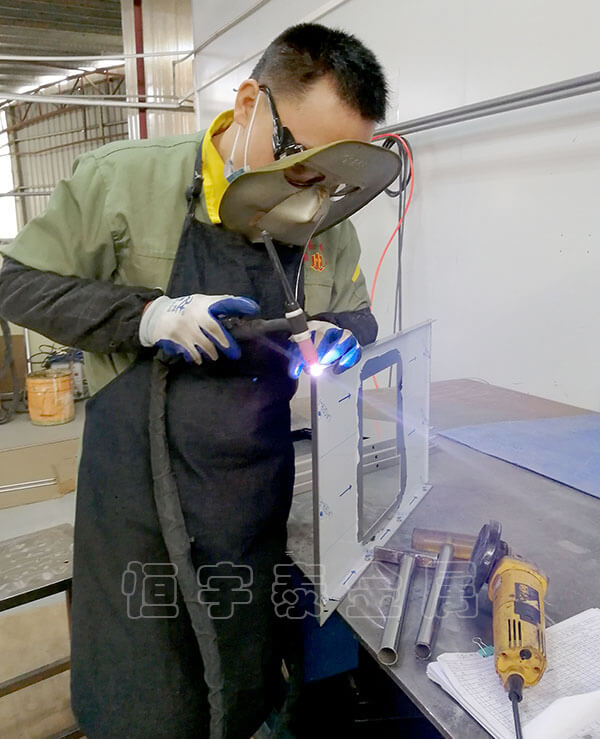 機(jī)器人焊接加工的特點(diǎn)