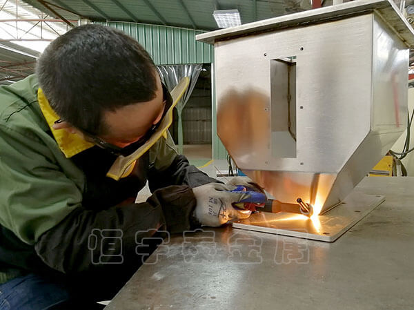 鈑金加工件焊接加工應(yīng)遵循什么原則