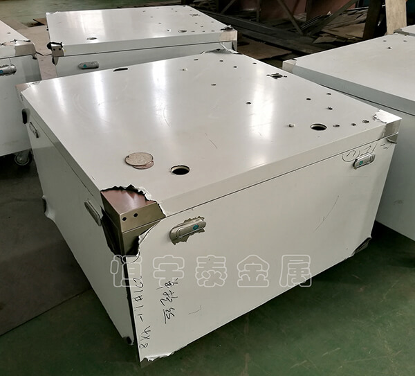 如何減少鈑金加工機(jī)箱機(jī)柜的共振問題