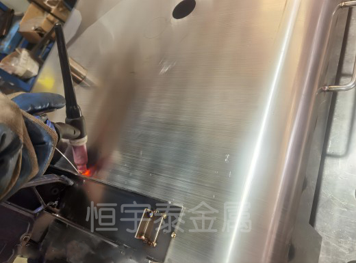 在氬弧焊焊接過(guò)程中 氣孔是如何形成的