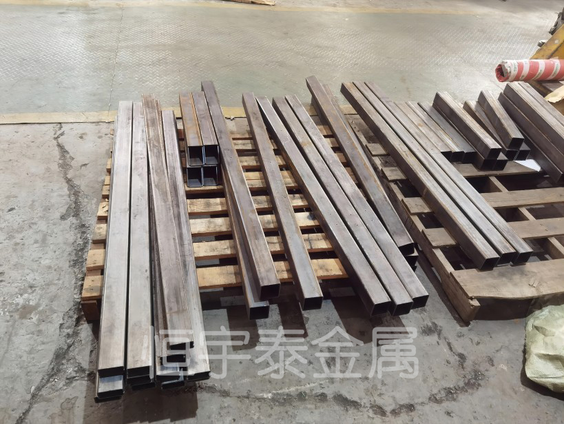 在使用不銹鋼管激光切割機(jī)設(shè)備時需要注意的事項(xiàng)